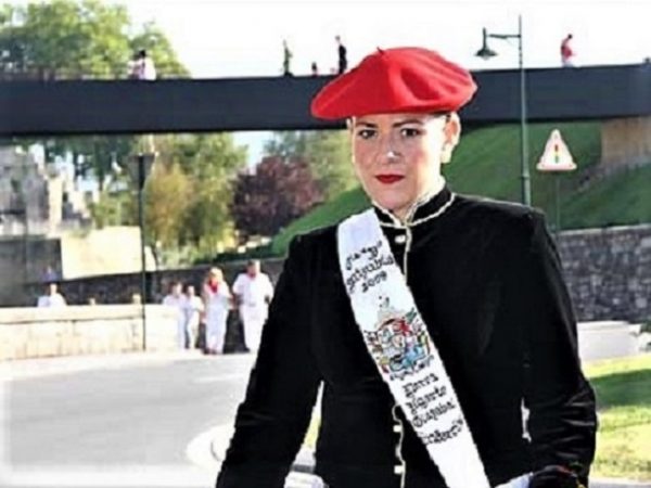 Nerea Ugarte Cantinera De La Compa a Jaizubia En La Ma ana 2009