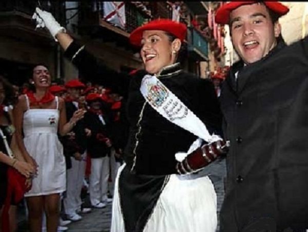 Nerea Ugarte Cantinera De La Compa a Jaizubia En El Zapatero Del 2009